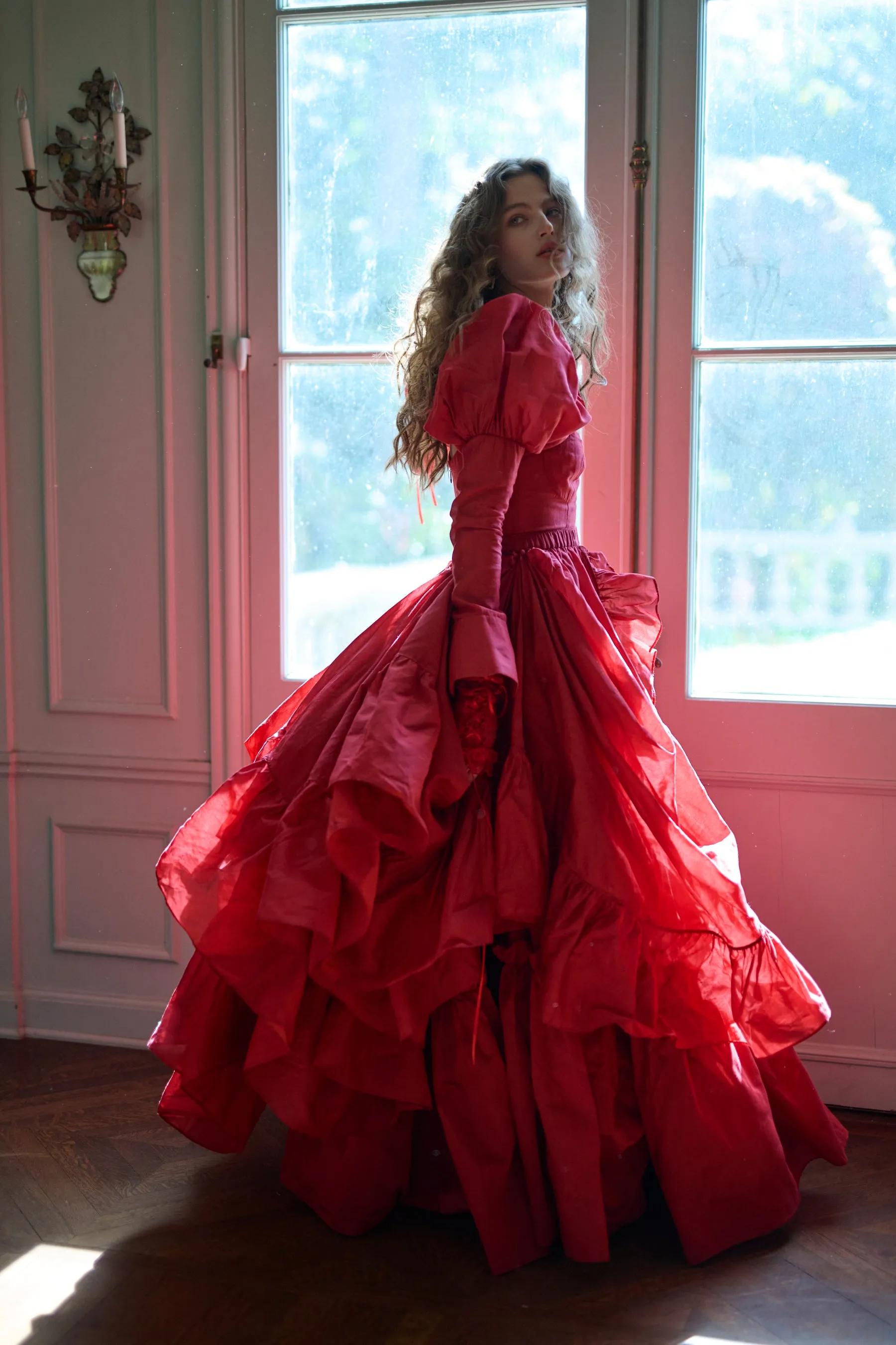The Rouge Duchess Tournure