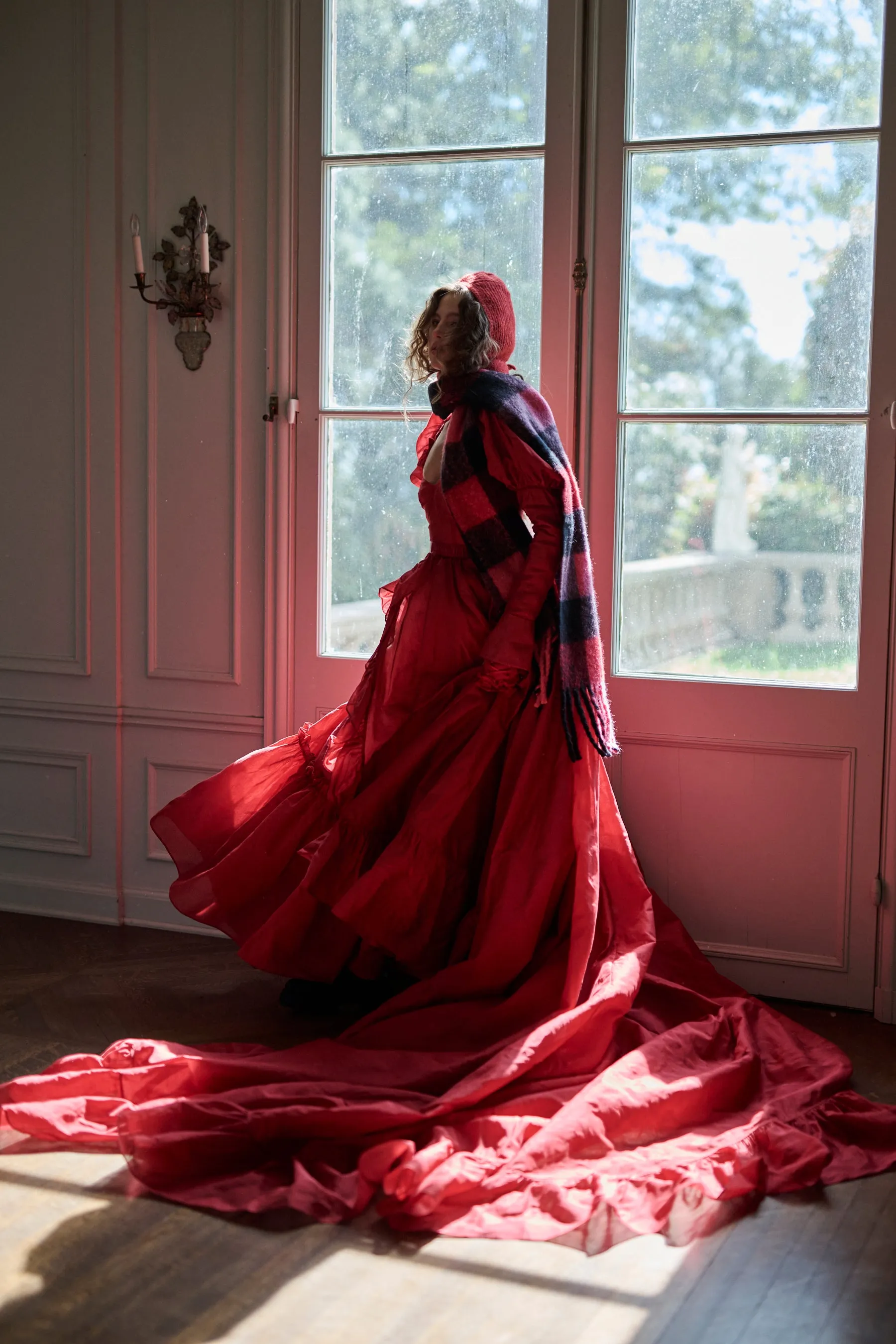 The Rouge Duchess Tournure