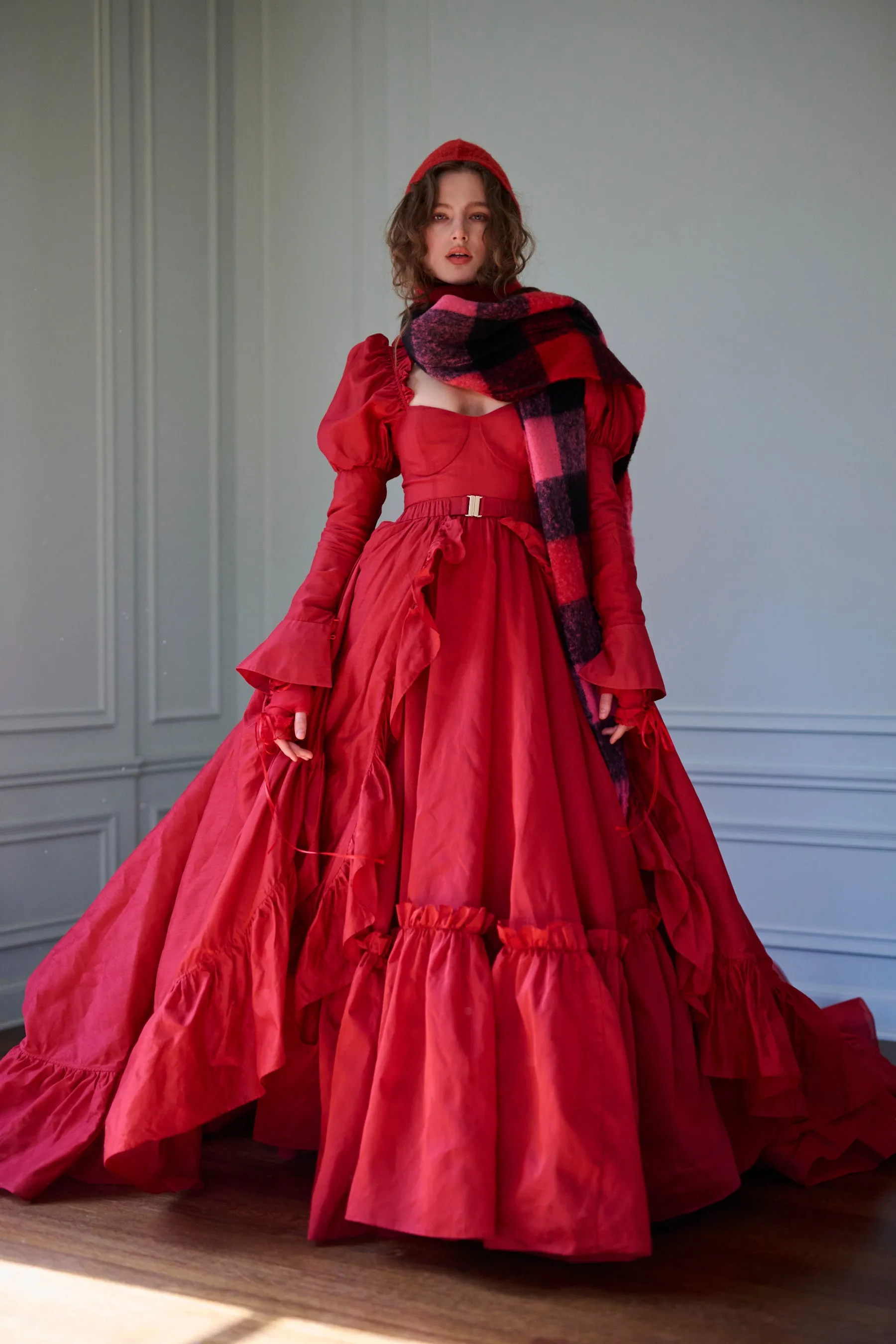 The Rouge Duchess Tournure