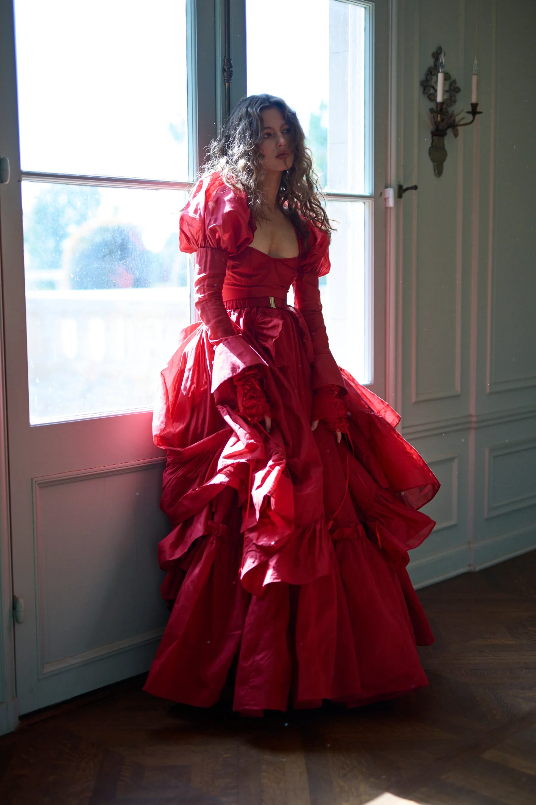 The Rouge Duchess Tournure