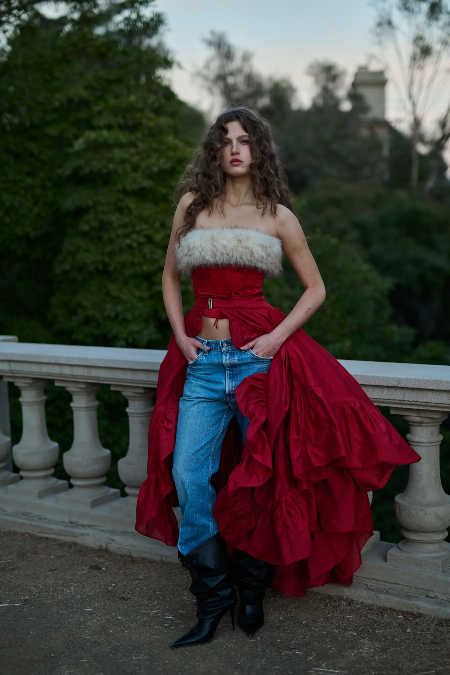 The Rouge Duchess Tournure