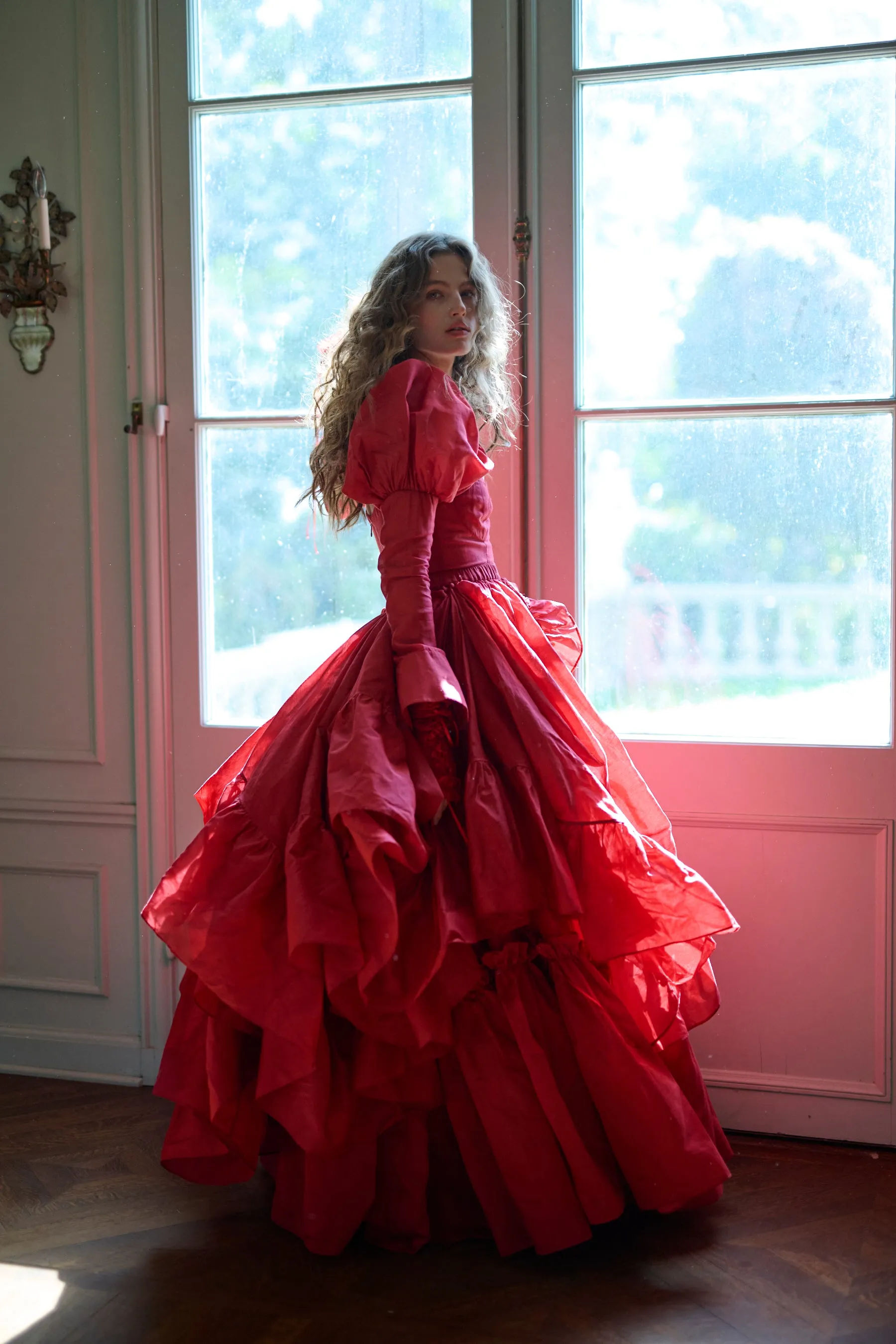 The Rouge Duchess Tournure