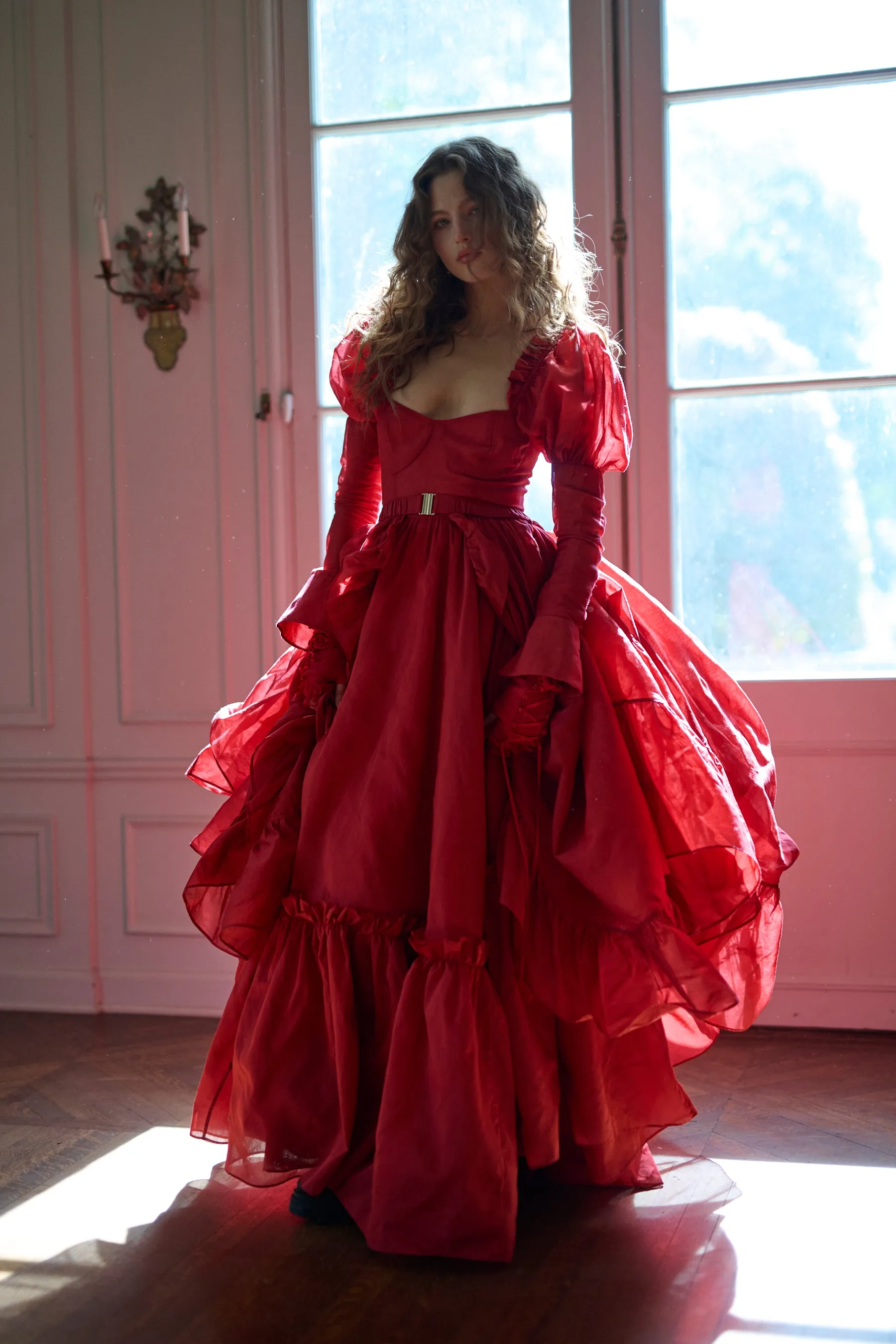 The Rouge Duchess Tournure